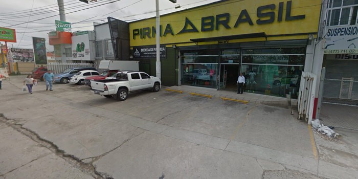Saquean negocio de ropa en la colonia Azteca