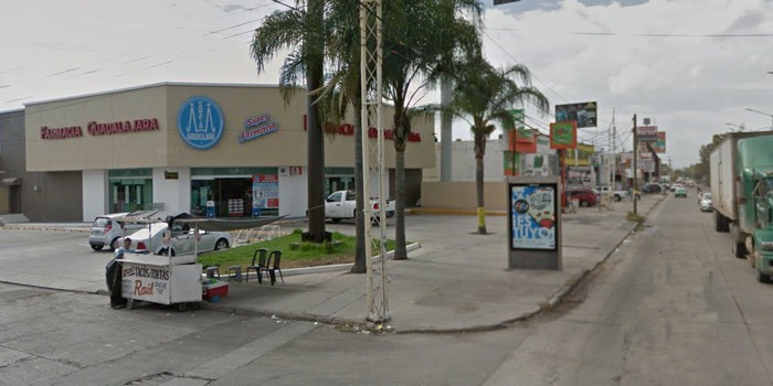 Asaltan Farmacia Guadalajara en la colonia Azteca