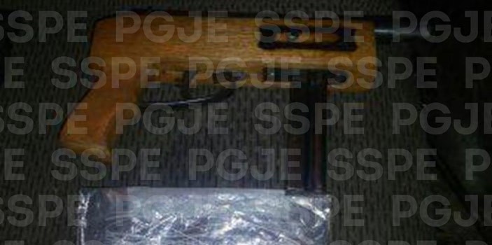 Detienen en Irapuato a joven con una ametralladora