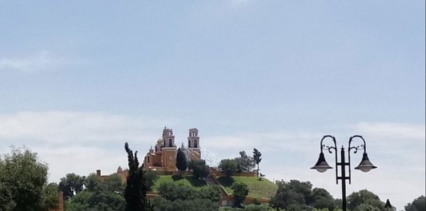Anuncian fideicomiso para reconstrucción de templos en San Pedro Cholula