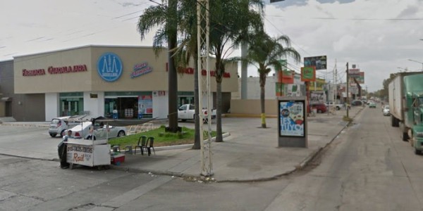 Asaltan Farmacia Guadalajara en la colonia Azteca