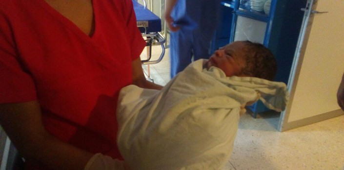 Apoya Protección Civil de León al nacimiento de un bebé en la colonia Andrade
