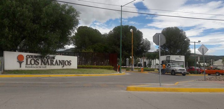 Roban más de 200 mil pesos de una casa en Country Club Los Naranjos