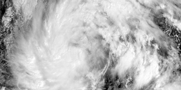 Tifón Khanun toca tierra en China; hay casi 400 mil afectados