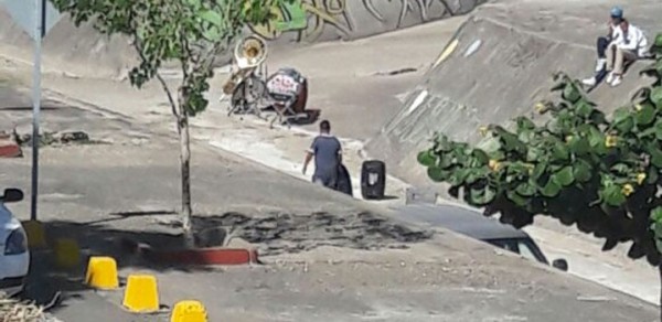 Los Valedores provocan caos vial en el Malecón del Río, grababan vídeo musical