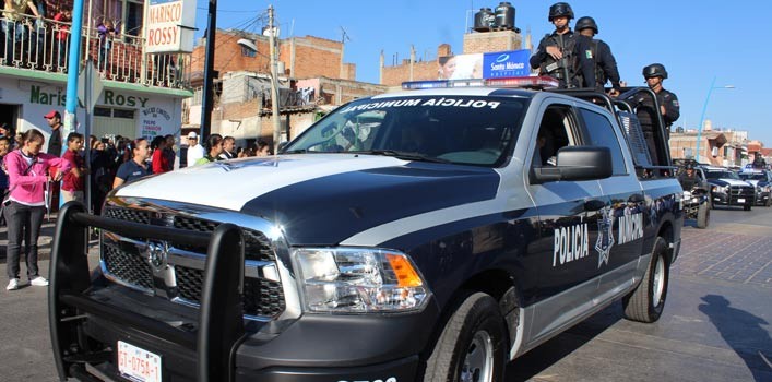 Entregan 5 patrullas y 2 cuatrimotos a policías de Silao