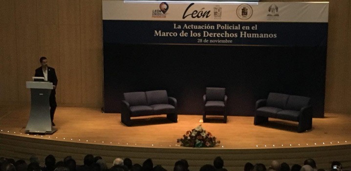 Ser policía en México es discriminatorio: Álvar Cabeza de Vaca