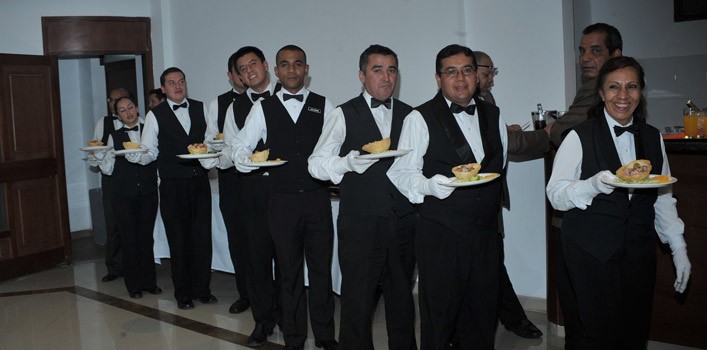 Restaurantes de León requieren al menos 500 meseros