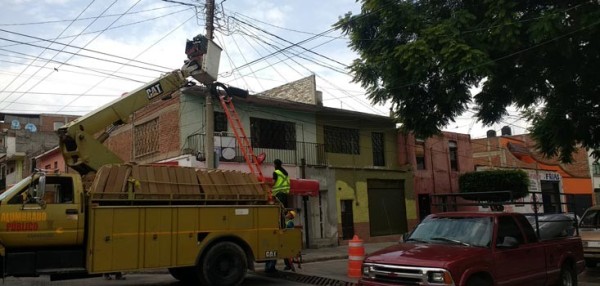 Paga Obra Pública hasta que las luminarias están instaladas y sean funcionales