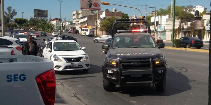 Ileso tras volcar en la colonia Los Paraísos