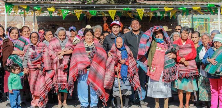 Reparten cobijas en comunidades de Salamanca