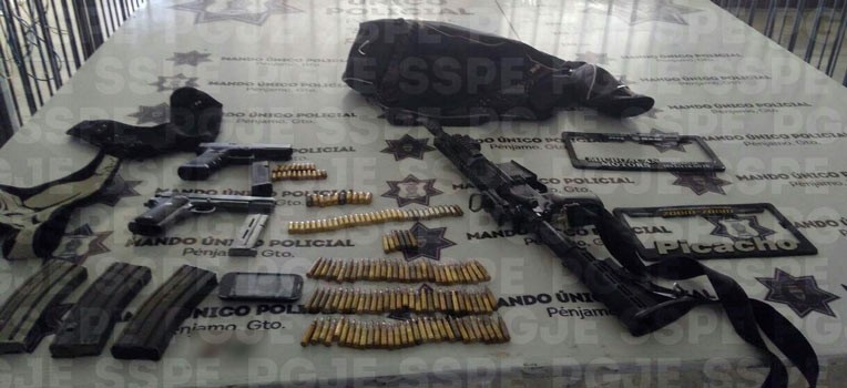 Detienen en Pénjamo a dos hombres con arsenal