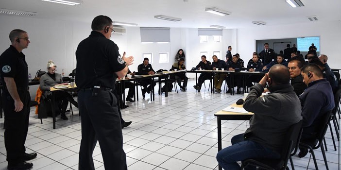 Expertos estadounidenses capacitan a policías estatales