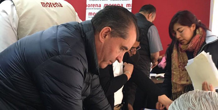 Aurelio Martínez se registra como precandidato de MORENA