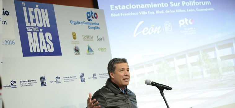Presentan proyecto del nuevo estacionamiento de Poliforum