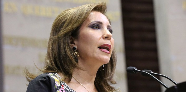 Bárbara Botello deja en el aire su permanencia en el PRI