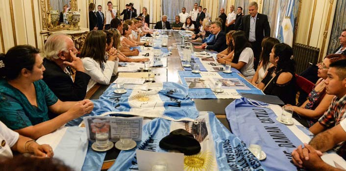 Ofrece Macri cuatro millones de dólares de recompensa por submarino