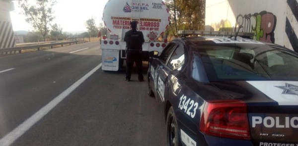 Aseguran miles litros de combustible en León