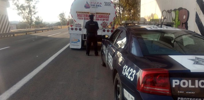 Aseguran miles litros de combustible en León