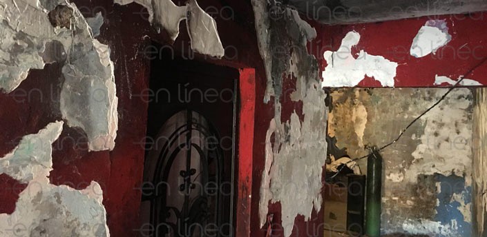 Pierde familia en Piletas su patrimonio tras incendiarse su casa; claman ayuda