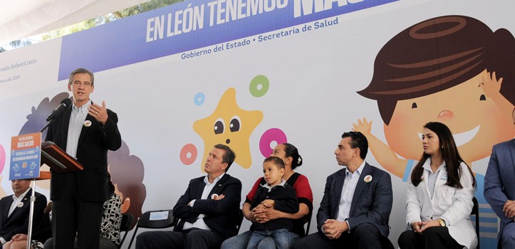 Inauguran dos nuevas clínicas en León