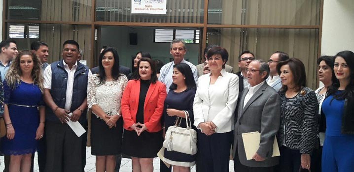 Se registra planilla que acompañará a López Santillana por la reelección