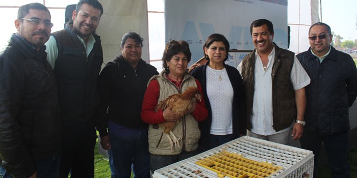 Entrega SDAyR 250 paquetes de aves en San José Iturbide