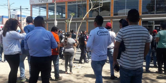 Detención de Uber provoca riña en Torres Landa y Paseo de Jerez