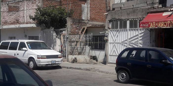 Lo encuentran muerto en la azotea de su casa