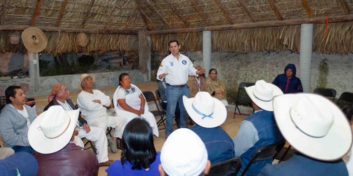 Diego Sinhué inicia campaña en Xichú