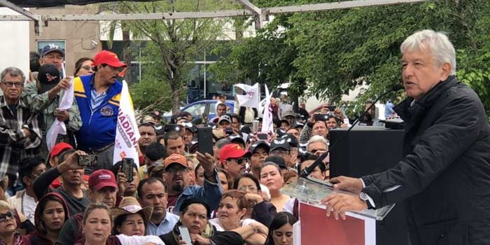 Los migrantes no están solos, asegura López Obrador