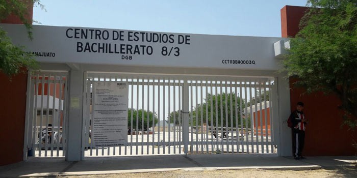 Saquean tres escuelas en León