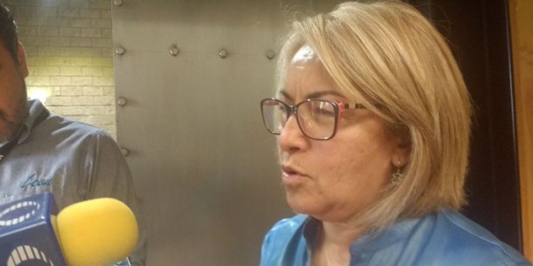 Sancionarán a 13 empresas por pegar publicidad en postes y casetas