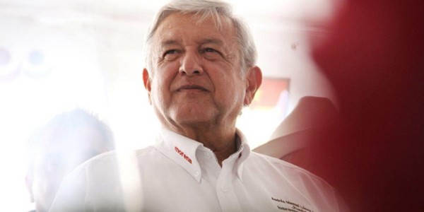 López Obrador ofrece Internet gratuito en áreas públicas