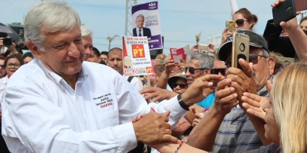Promete López Obrador apoyo y seguridad para el campo mexicano