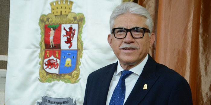 Luis Ernesto Ayala rinde protesta como alcalde interino de León
