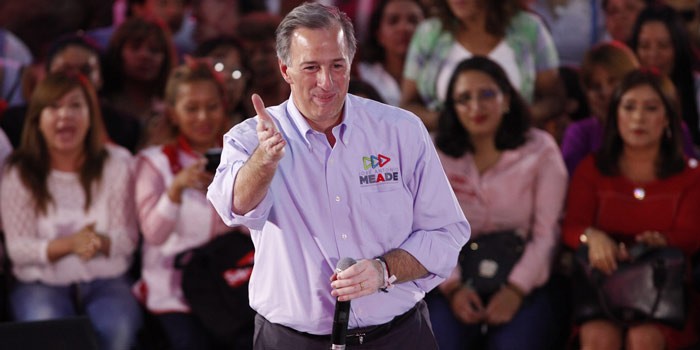 Meade invita a Ríos Piter a sumarse a su campaña