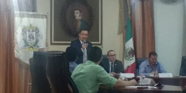 Cuestionan finanzas y pirotecnia de la Feria de León