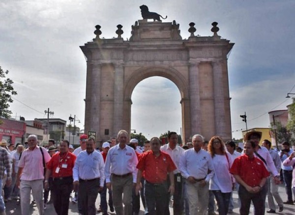 Mejorar planes educativos y salarios prometen candidatos del PRI
