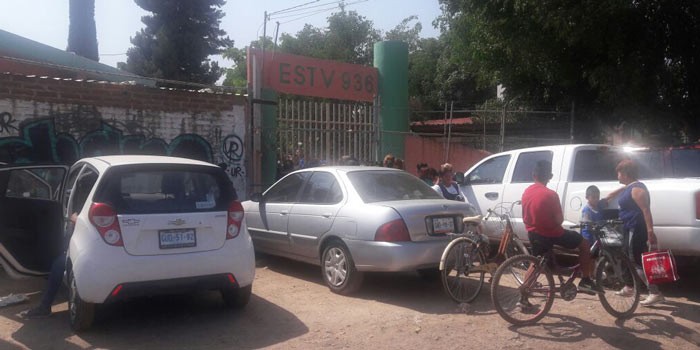 Lesionan al director de la Secundaria Número 936