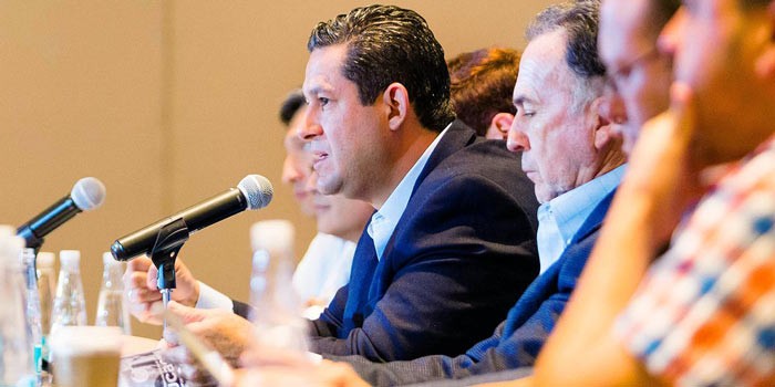 Desestima opiniones a favor de López Obrador