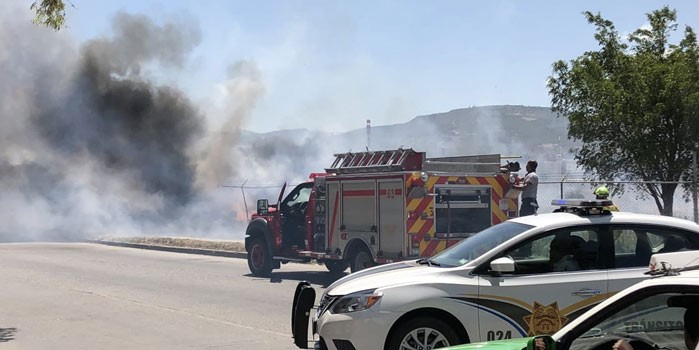Se incendia terreno baldío en Parque Manzanares