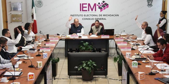 Roban y queman papelería electoral en tres municipios michoacanos