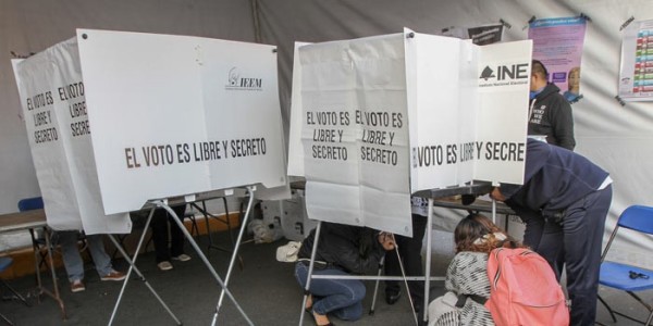 Lento, pero consistente y sin incidentes, instalación de casillas en Estado de México
