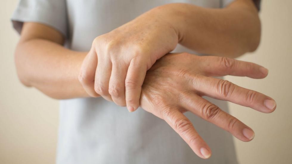 Esclerodermia endurece la piel: IMSS