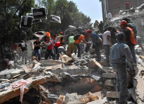 INE multa con $197 millones a Morena por usar dinero para damnificados para financiarse
