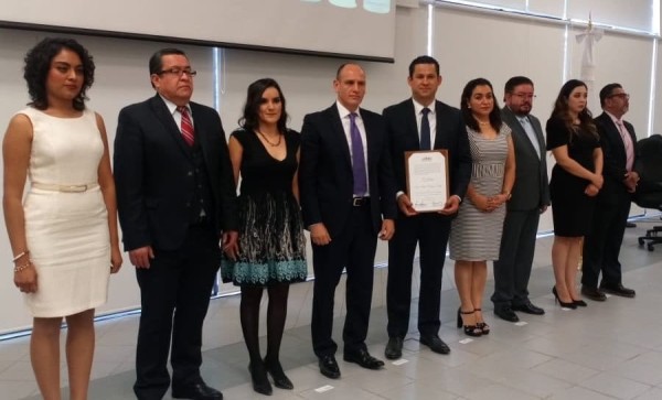 Diego Sinhue recibe constancia de mayoría de votos en Guanajuato