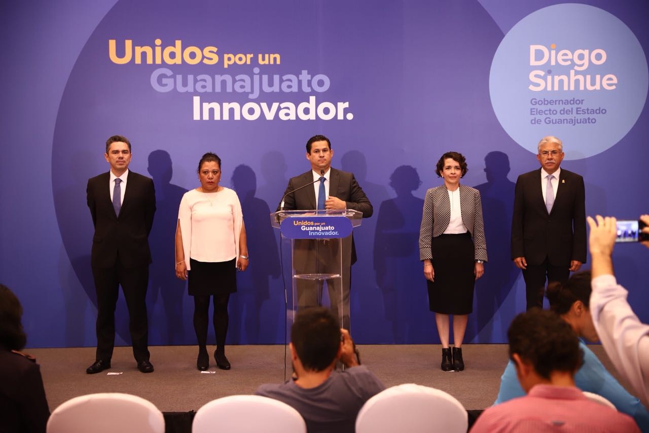Presenta Diego Sinhue a los primeros cuatro de su gabinete