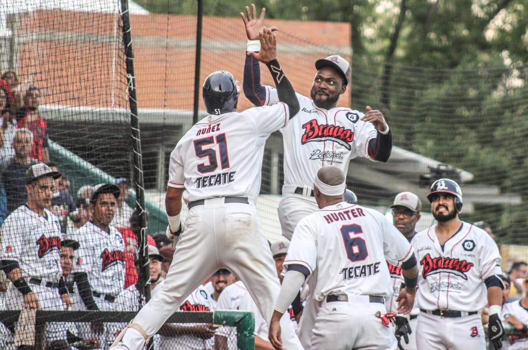 Se llevan Bravos de León el primer duelo