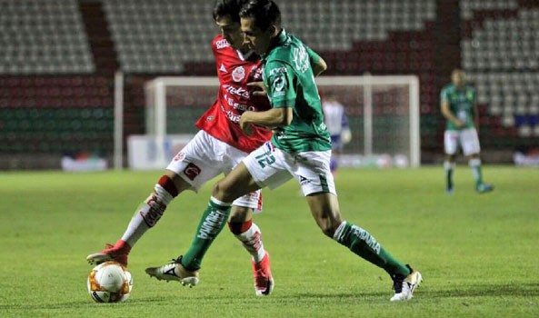 Esmeraldas, listos para duelo contra Gallos Blancos